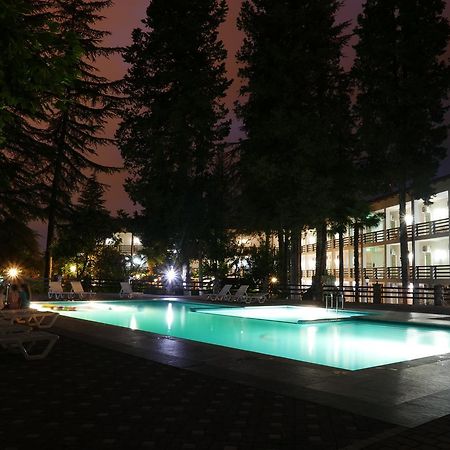 Heliopark Gora Bagrata Hotel Сухуми Екстериор снимка