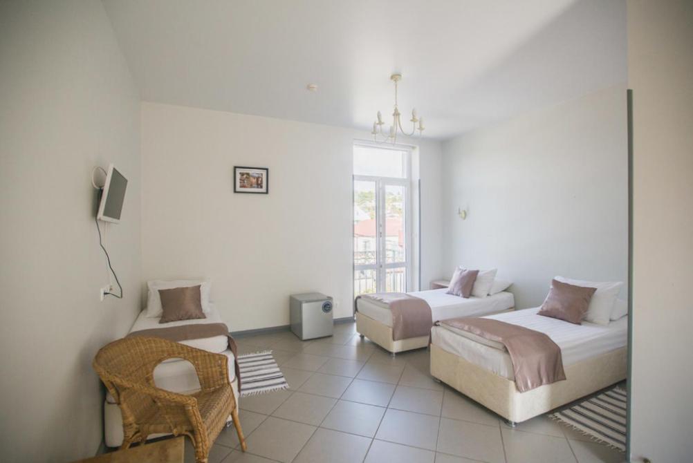 Heliopark Gora Bagrata Hotel Сухуми Екстериор снимка