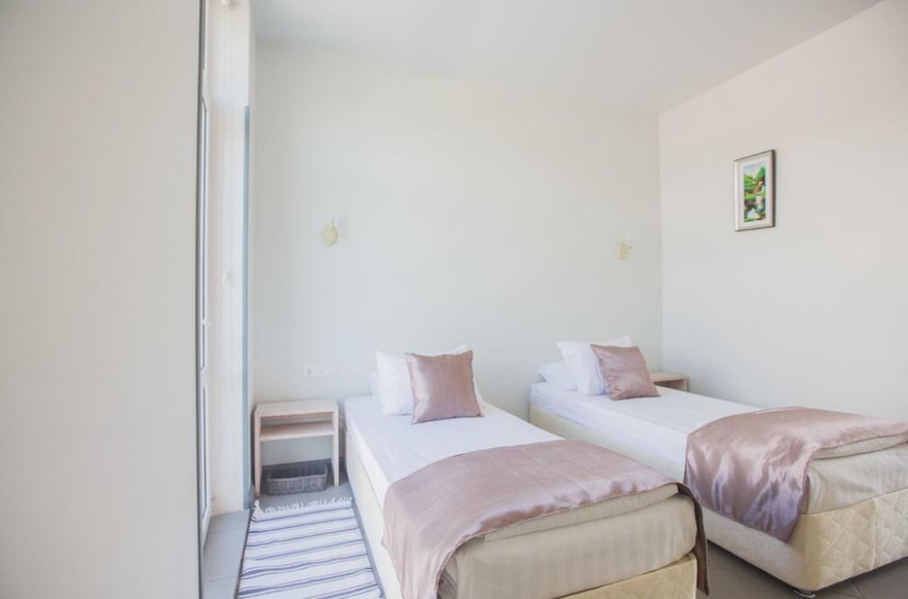 Heliopark Gora Bagrata Hotel Сухуми Екстериор снимка