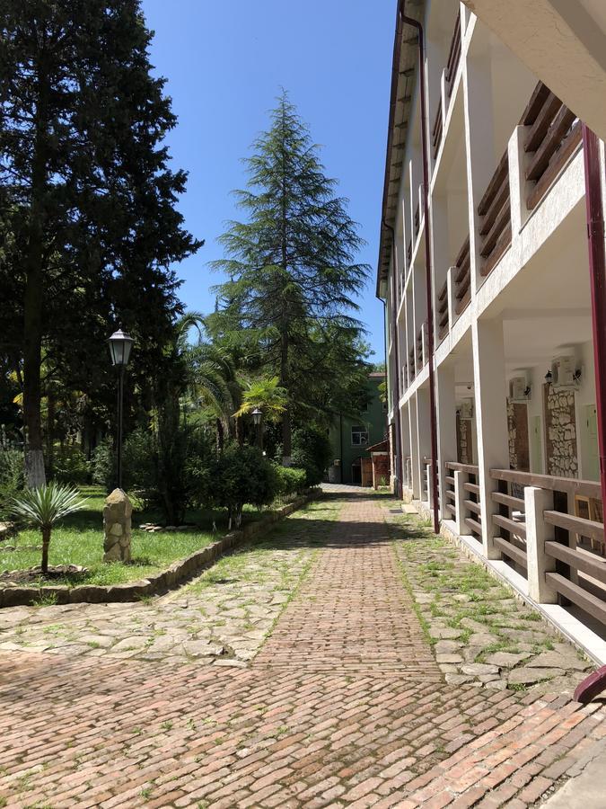 Heliopark Gora Bagrata Hotel Сухуми Екстериор снимка
