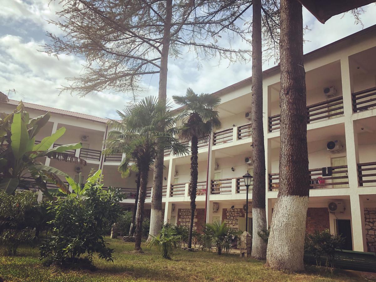 Heliopark Gora Bagrata Hotel Сухуми Екстериор снимка