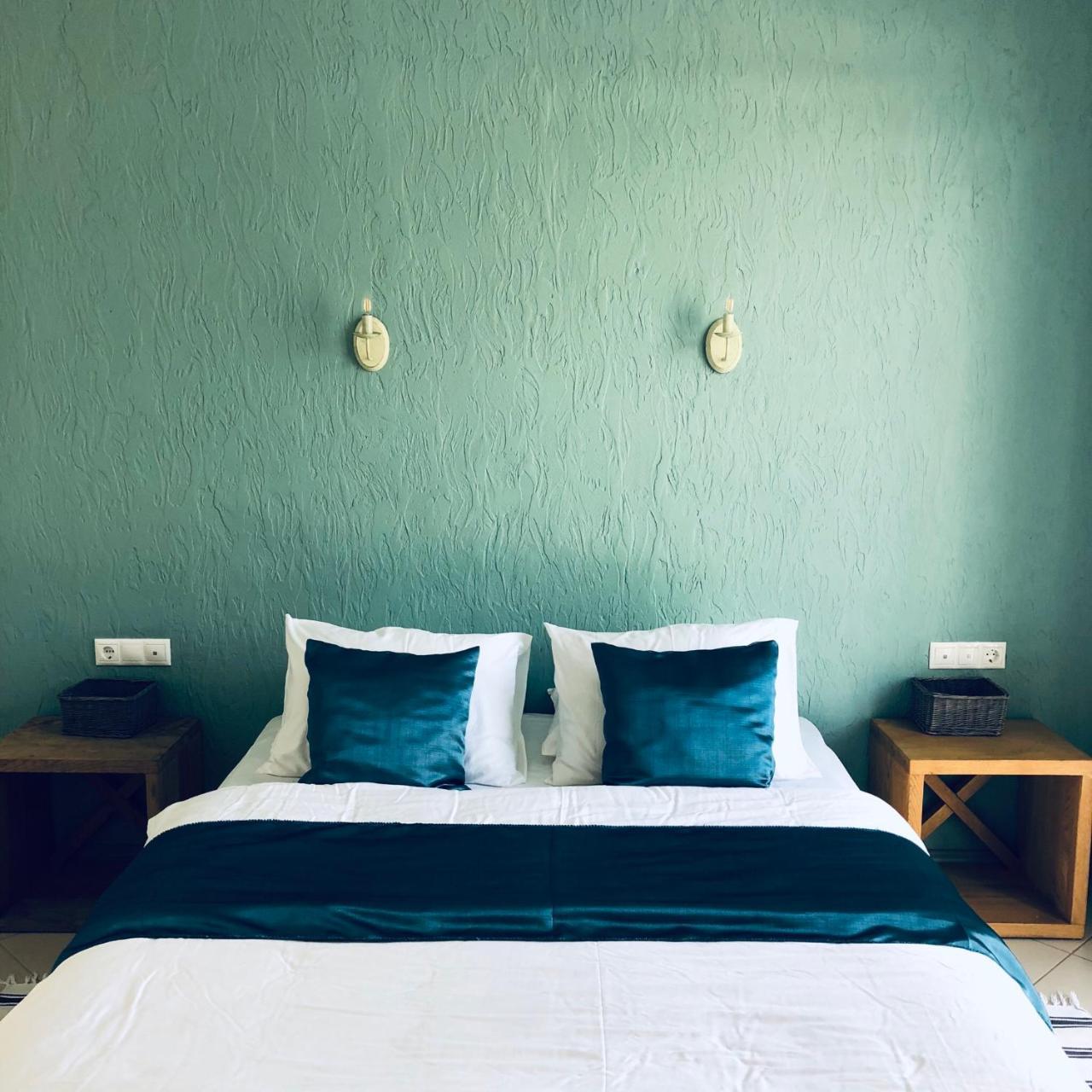Heliopark Gora Bagrata Hotel Сухуми Екстериор снимка
